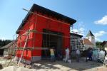 2015 07 16 Fassade FF Haus+ Stuehle streichen 2