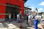 2015 07 16 Fassade FF Haus+ Stuehle streichen 5