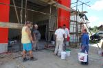 2015 07 16 Fassade FF Haus+ Stuehle streichen 6